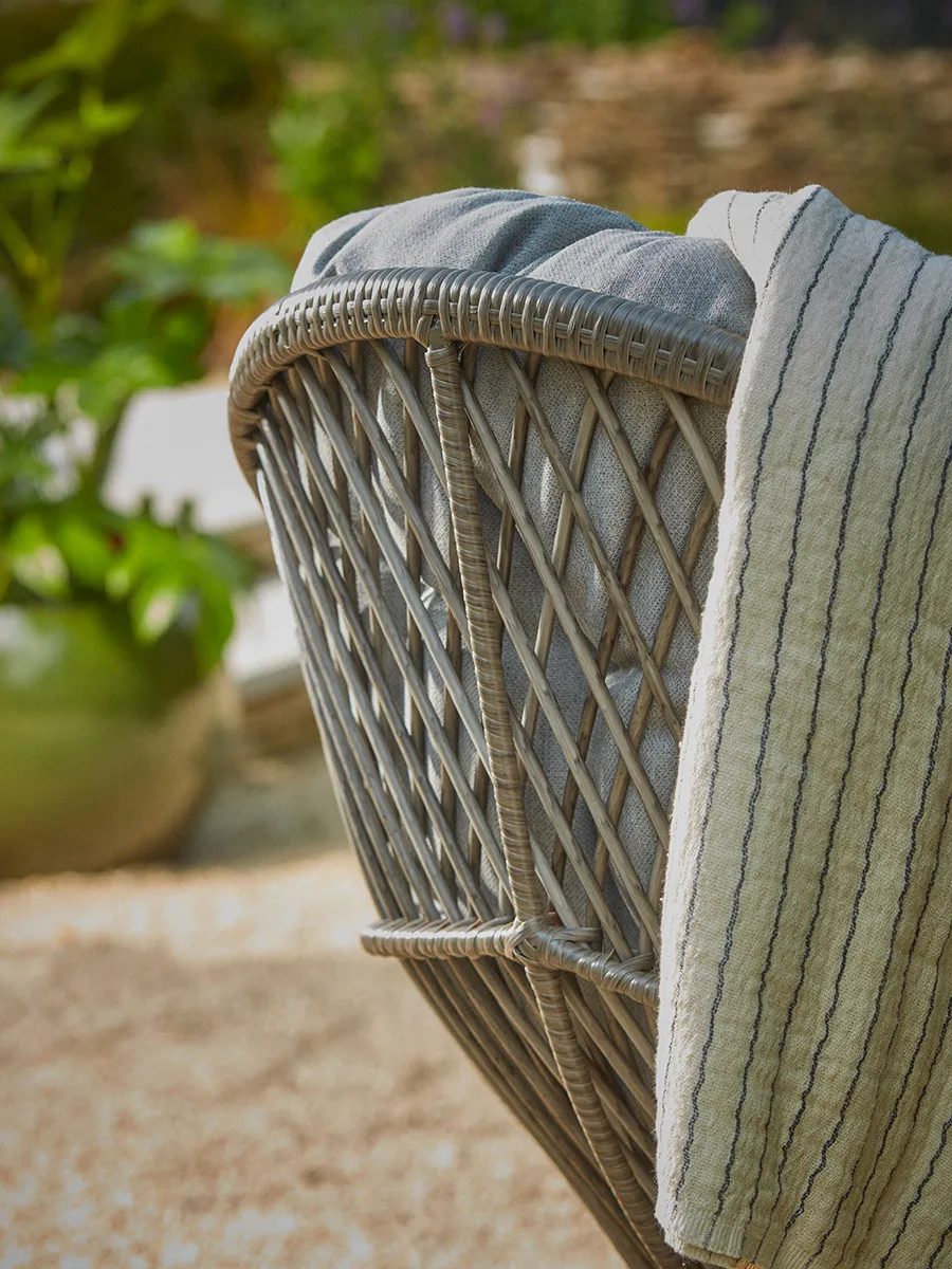 Issuri Indoor Outdoor Swivel Chair-1