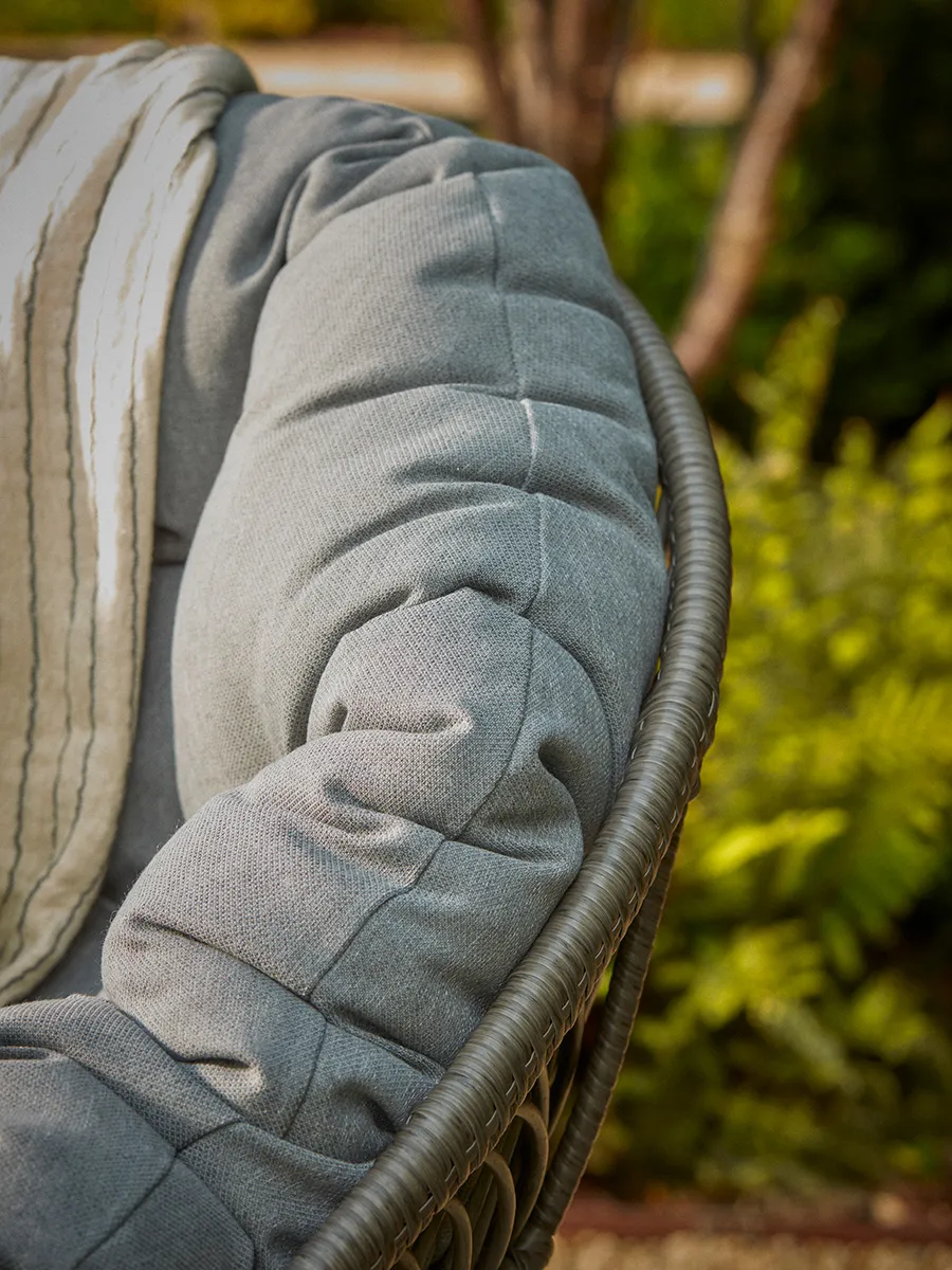 Issuri Indoor Outdoor Swivel Chair-2